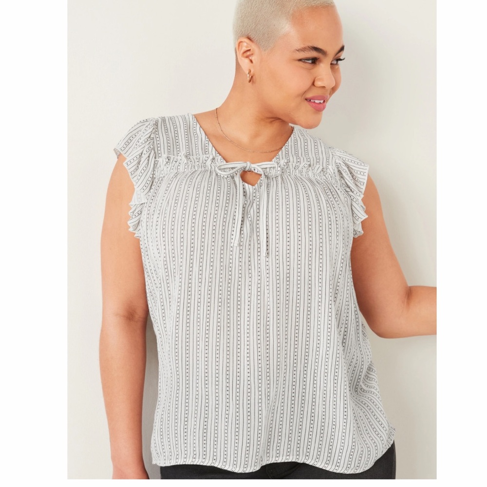 Old Navy Ruffle Crinkle Texture Tie Front Blouse
